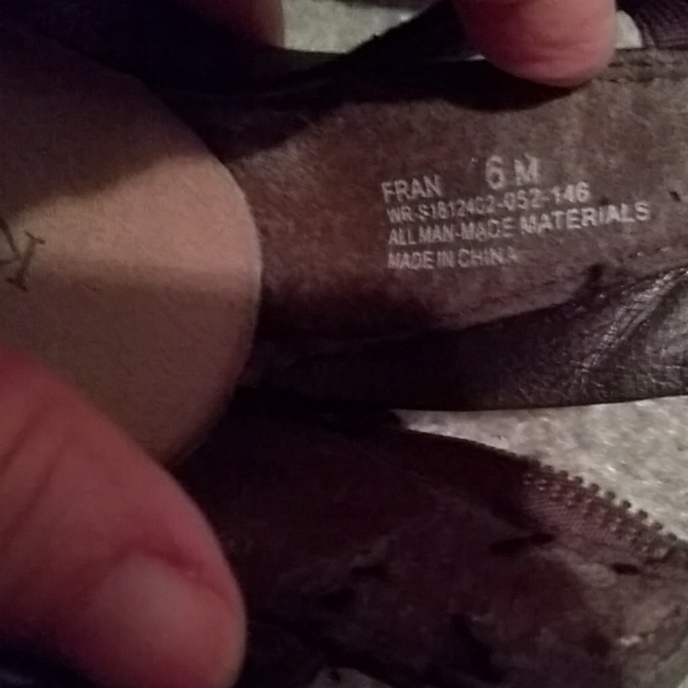 Shoes - Picture 5 of 7